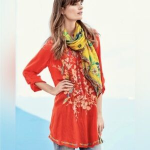 Johnny Was Tunic Top Henley V-Neck Long Roll Tab Sleeve Red Embroidered Floral S